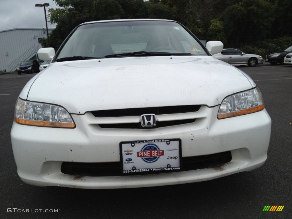 1999 Accord LX Sedan - Taffeta White / Ivory photo #2