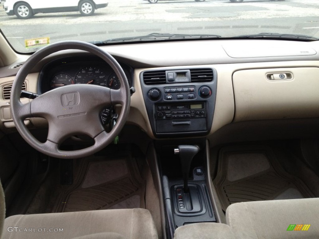 1999 Accord LX Sedan - Taffeta White / Ivory photo #12