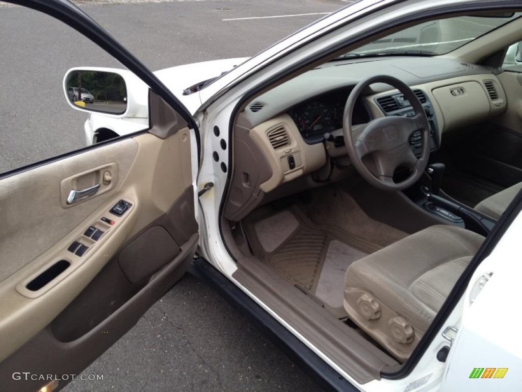 1999 Accord LX Sedan - Taffeta White / Ivory photo #16