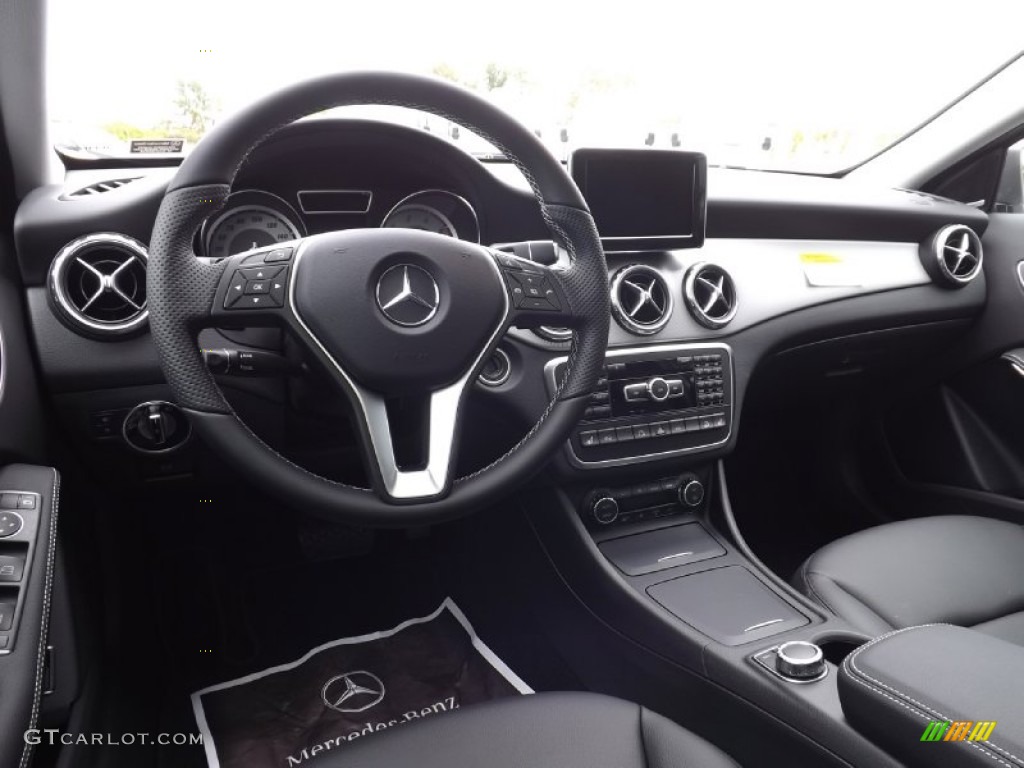 Black Interior 2015 Mercedes-Benz GLA 250 4Matic Photo #97857159