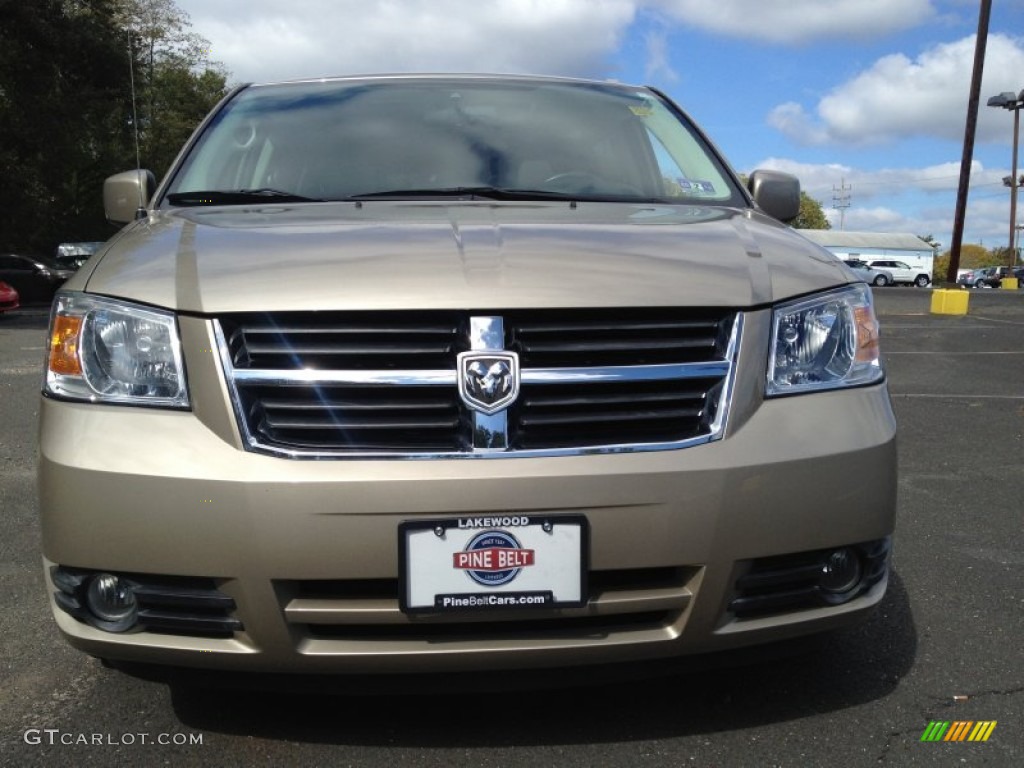2008 Grand Caravan SXT - Light Sandstone Metallic / Medium Slate Gray/Light Shale photo #2