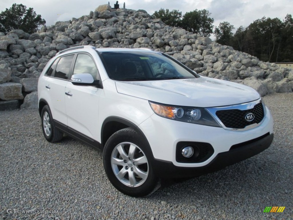 Snow White Pearl Kia Sorento