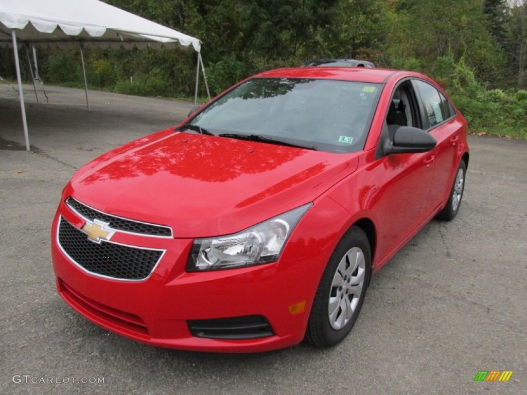 2014 Cruze LS - Red Hot / Jet Black/Medium Titanium photo #10