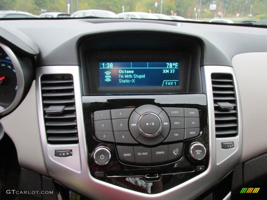 2014 Cruze LS - Red Hot / Jet Black/Medium Titanium photo #16