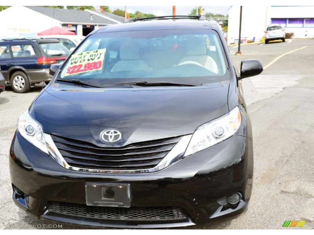 2011 Sienna LE AWD - Black / Light Gray photo #2