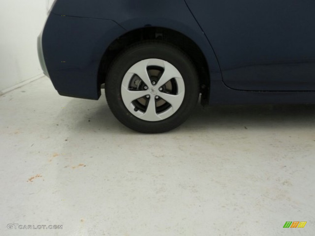 2015 Prius Three Hybrid - Nautical Blue Metallic / Dark Gray photo #27