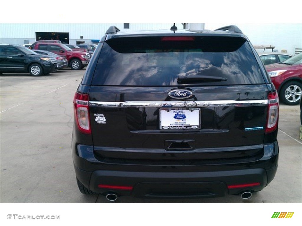 2015 Explorer FWD - Tuxedo Black / Medium Light Stone photo #5