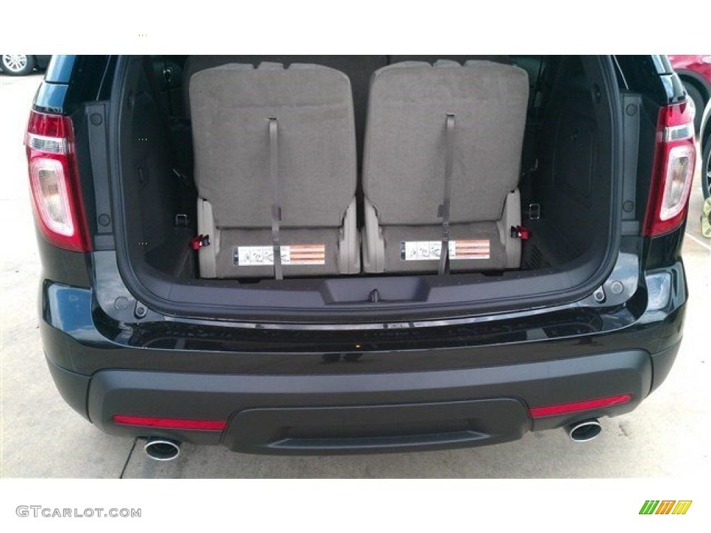 2015 Explorer FWD - Tuxedo Black / Medium Light Stone photo #6