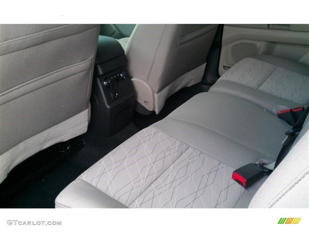 2015 Explorer FWD - Tuxedo Black / Medium Light Stone photo #15