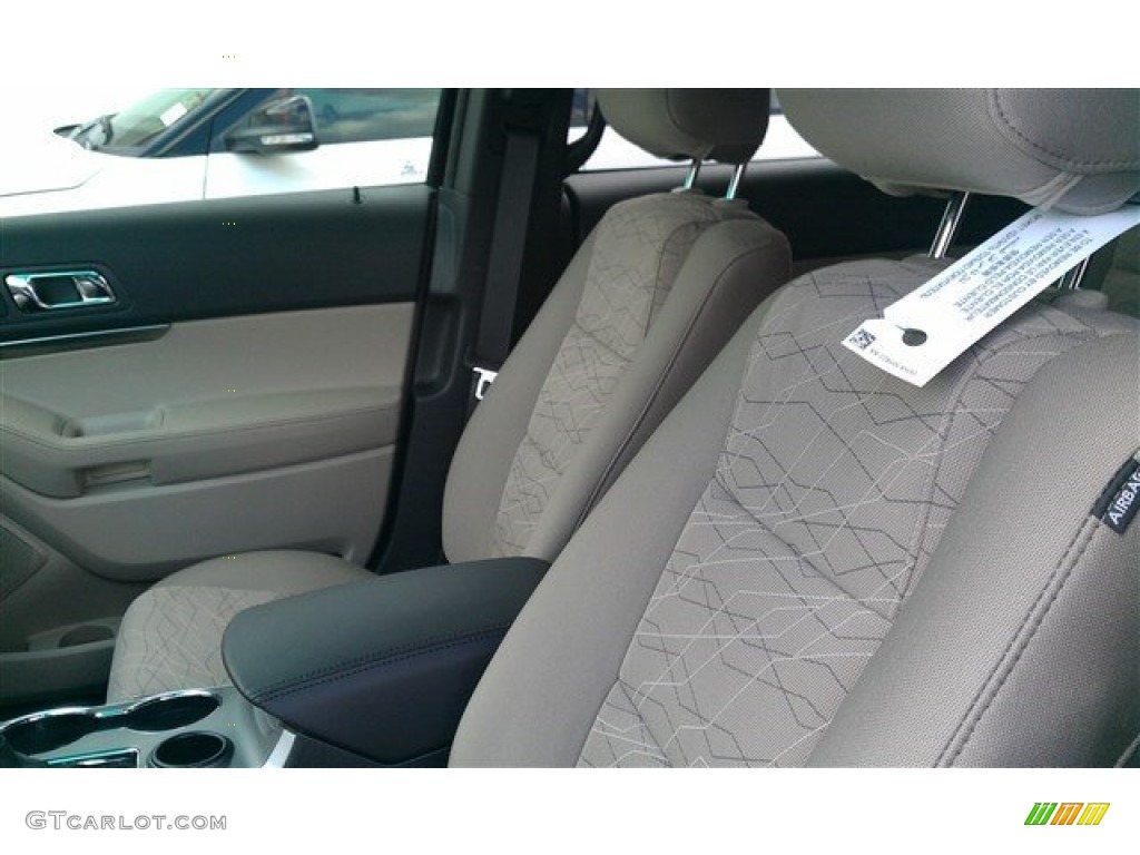 2015 Explorer FWD - Tuxedo Black / Medium Light Stone photo #18