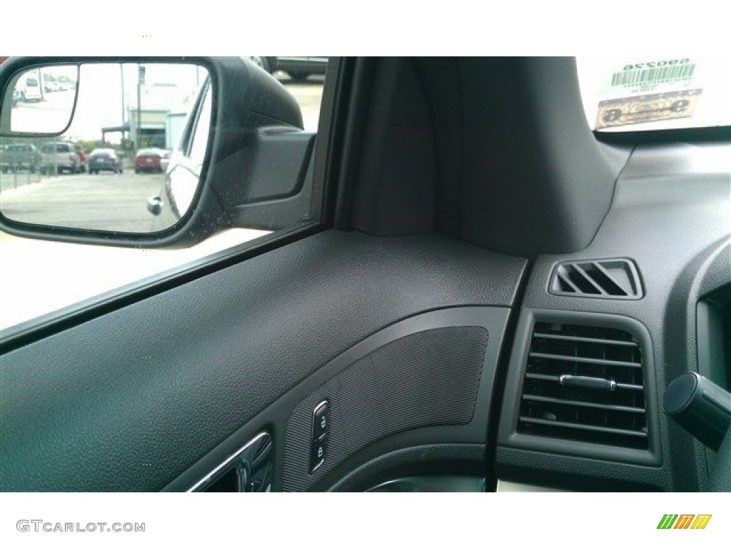 2015 Explorer FWD - Tuxedo Black / Medium Light Stone photo #22