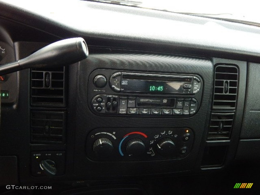 2003 Dakota Sport Quad Cab 4x4 - Black / Dark Slate Gray photo #16