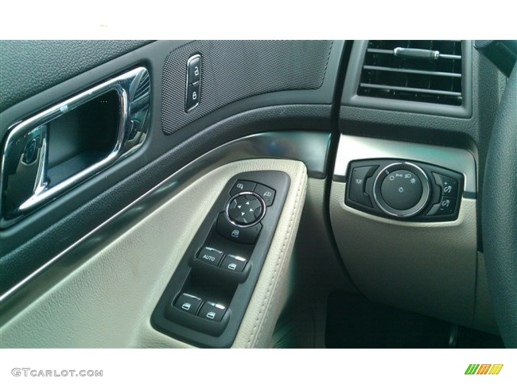 2015 Explorer FWD - Tuxedo Black / Medium Light Stone photo #23