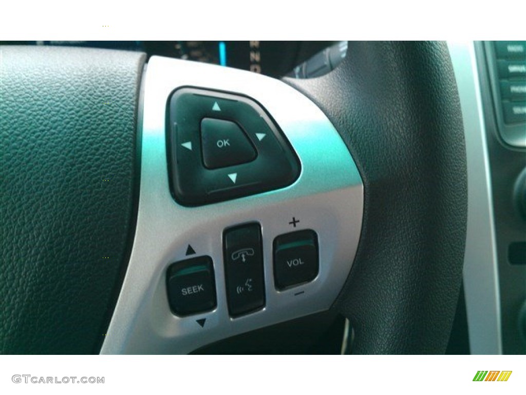 2015 Explorer FWD - Tuxedo Black / Medium Light Stone photo #27