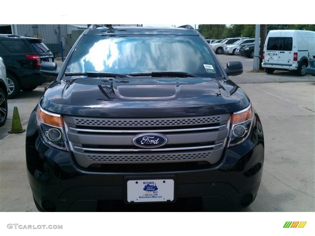 2015 Explorer FWD - Tuxedo Black / Medium Light Stone photo #37