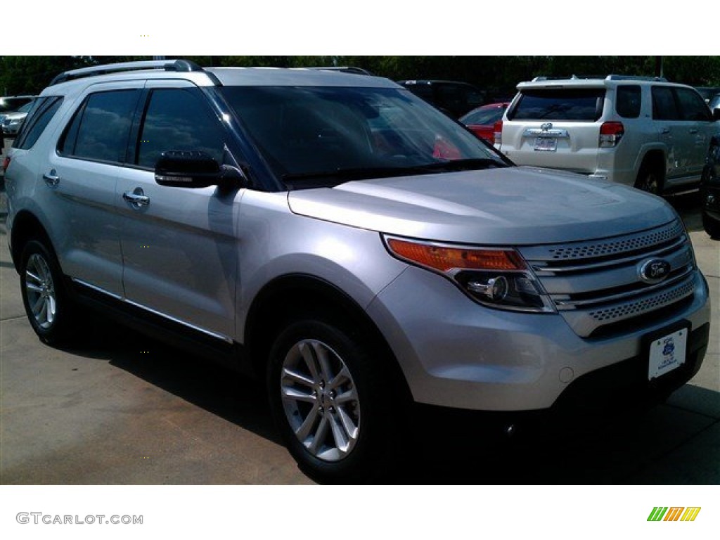 2015 Explorer XLT - Ingot Silver / Charcoal Black photo #1