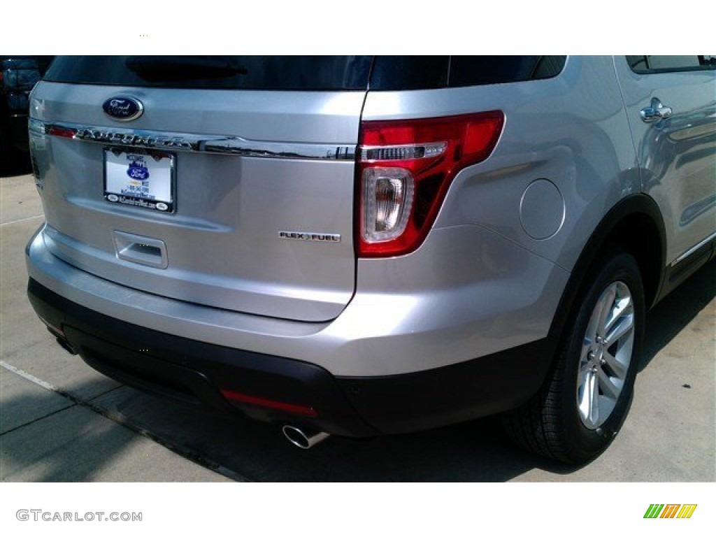 2015 Explorer XLT - Ingot Silver / Charcoal Black photo #4