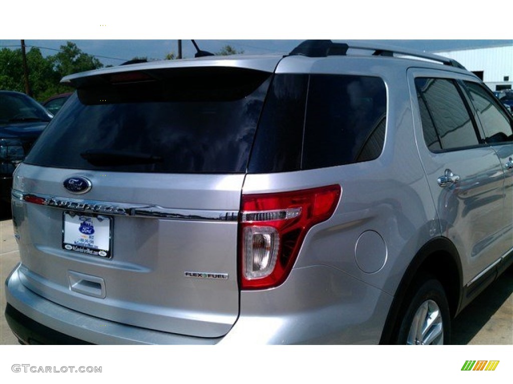 2015 Explorer XLT - Ingot Silver / Charcoal Black photo #5
