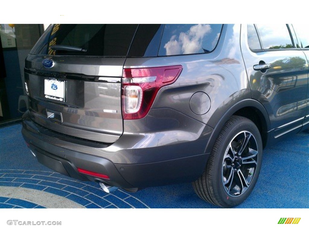 2015 Explorer Sport 4WD - Magnetic / Sport Charcoal Black photo #3
