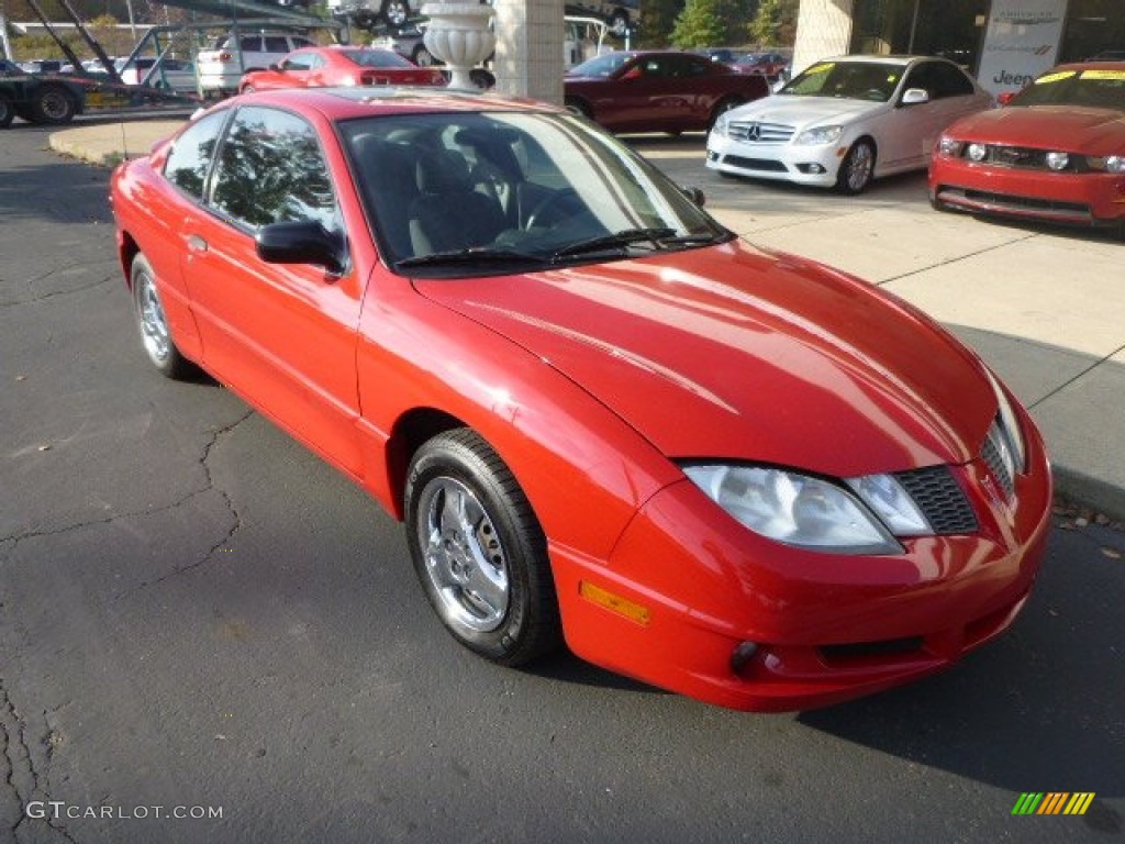 2003 Sunfire  - Victory Red / Graphite photo #2