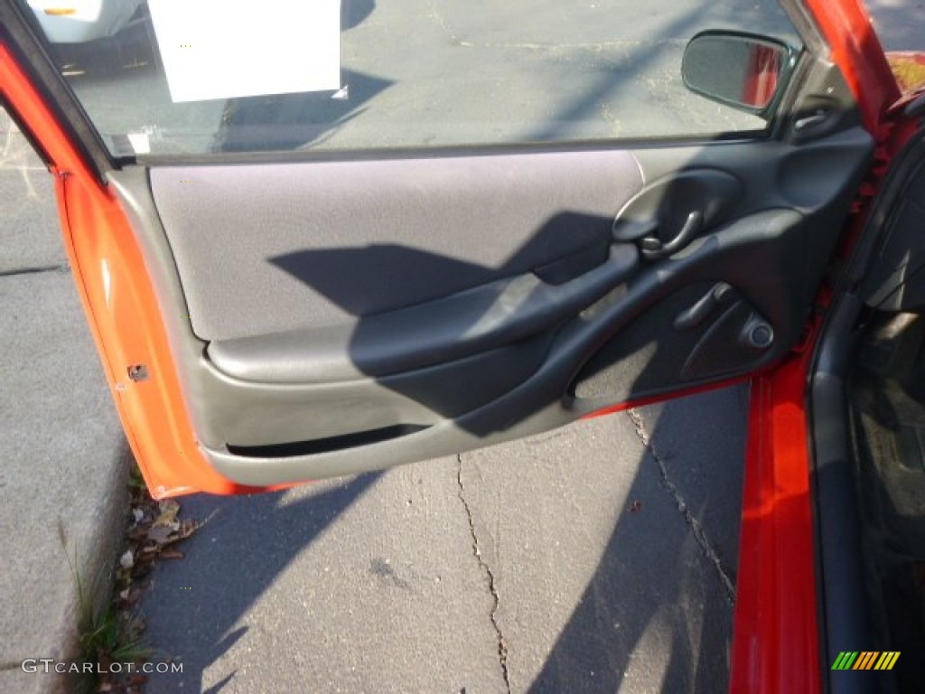 2003 Sunfire  - Victory Red / Graphite photo #13