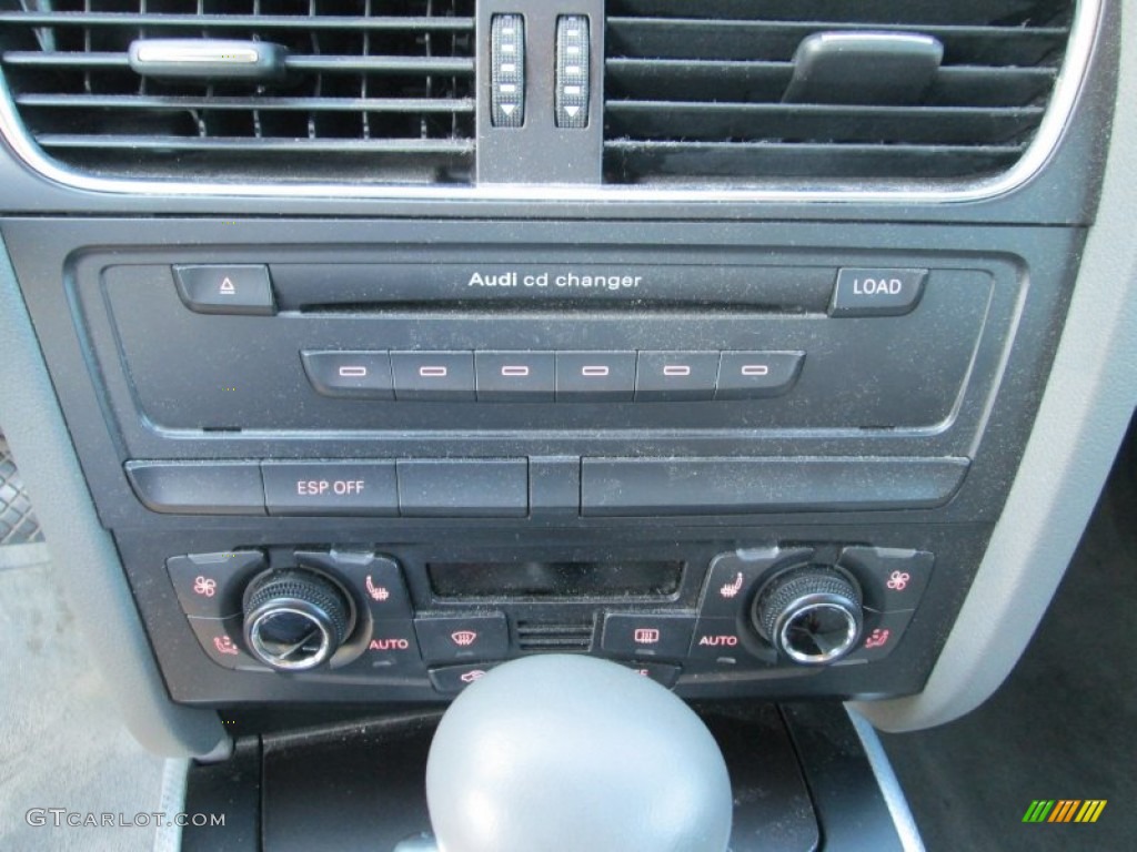 2009 A4 2.0T Premium quattro Sedan - Aruba Blue Pearl Effect / Light Grey photo #26
