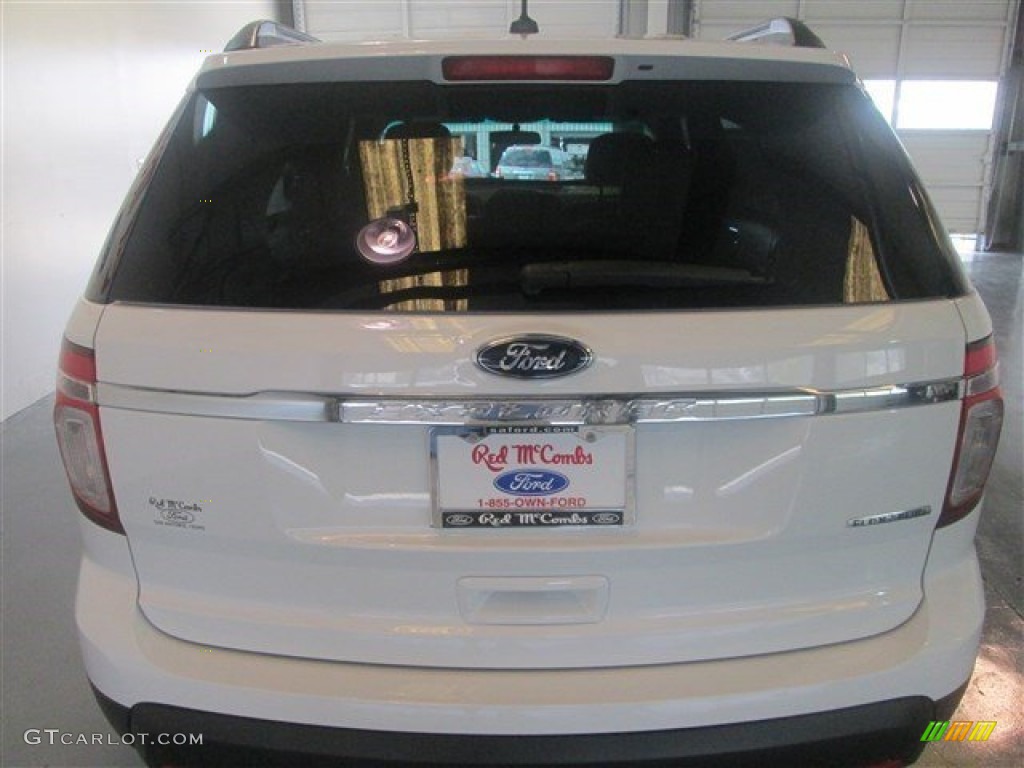 2015 Explorer FWD - Oxford White / Medium Light Stone photo #5