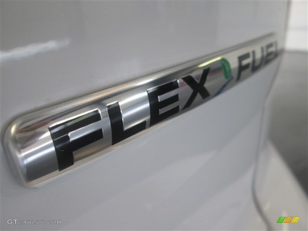 2015 Explorer FWD - Oxford White / Medium Light Stone photo #7