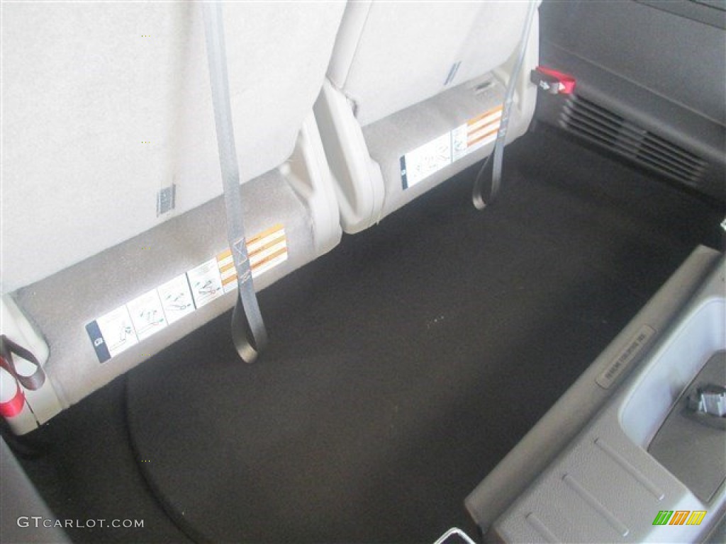 2015 Explorer FWD - Oxford White / Medium Light Stone photo #12