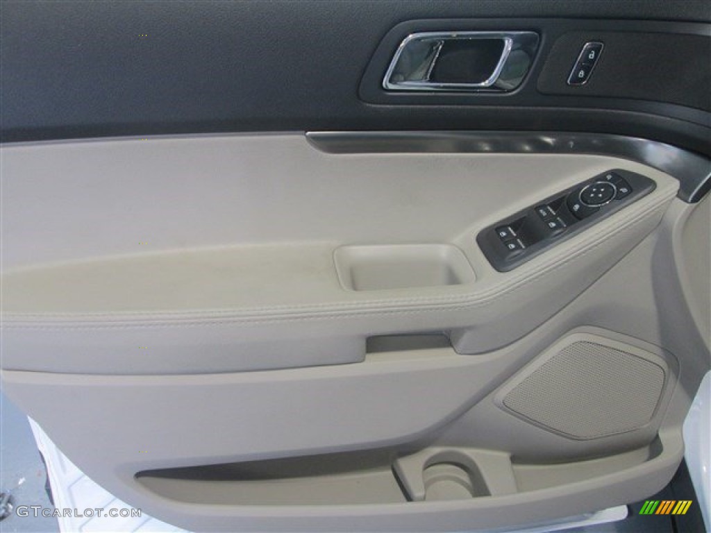 2015 Explorer FWD - Oxford White / Medium Light Stone photo #14