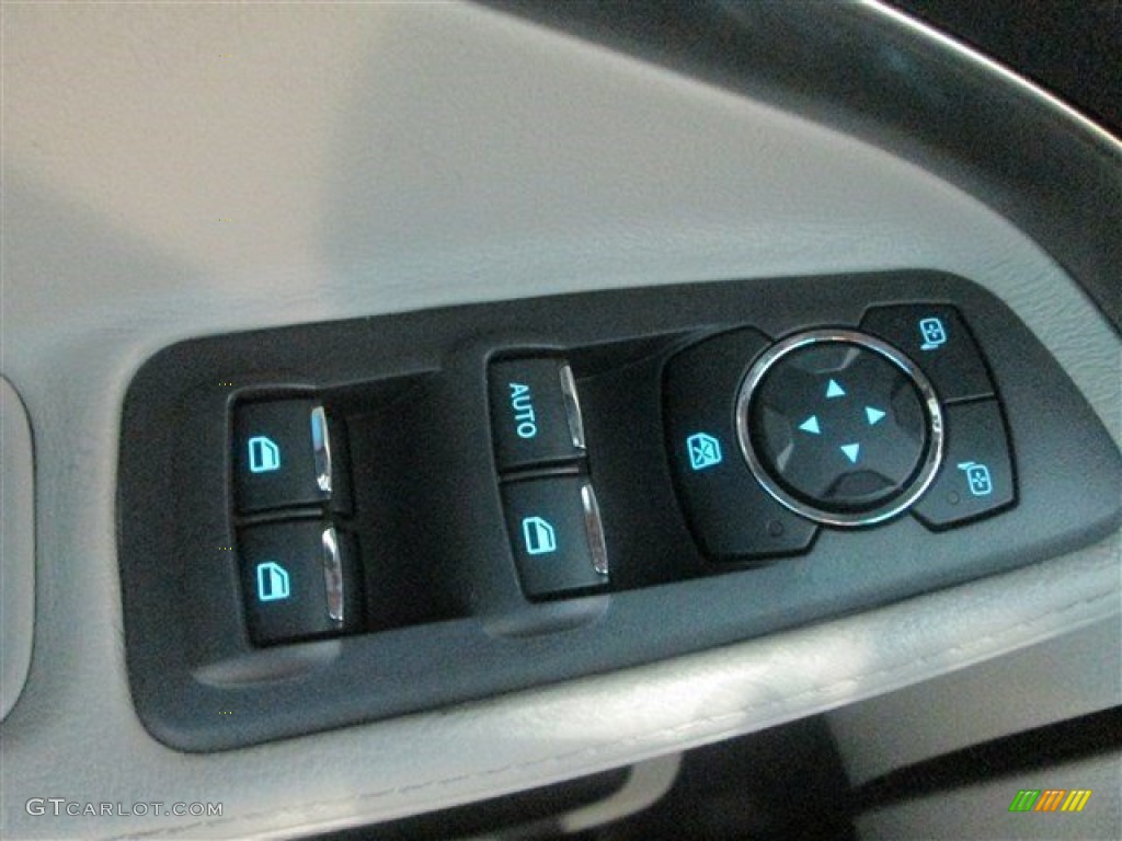 2015 Explorer FWD - Oxford White / Medium Light Stone photo #24