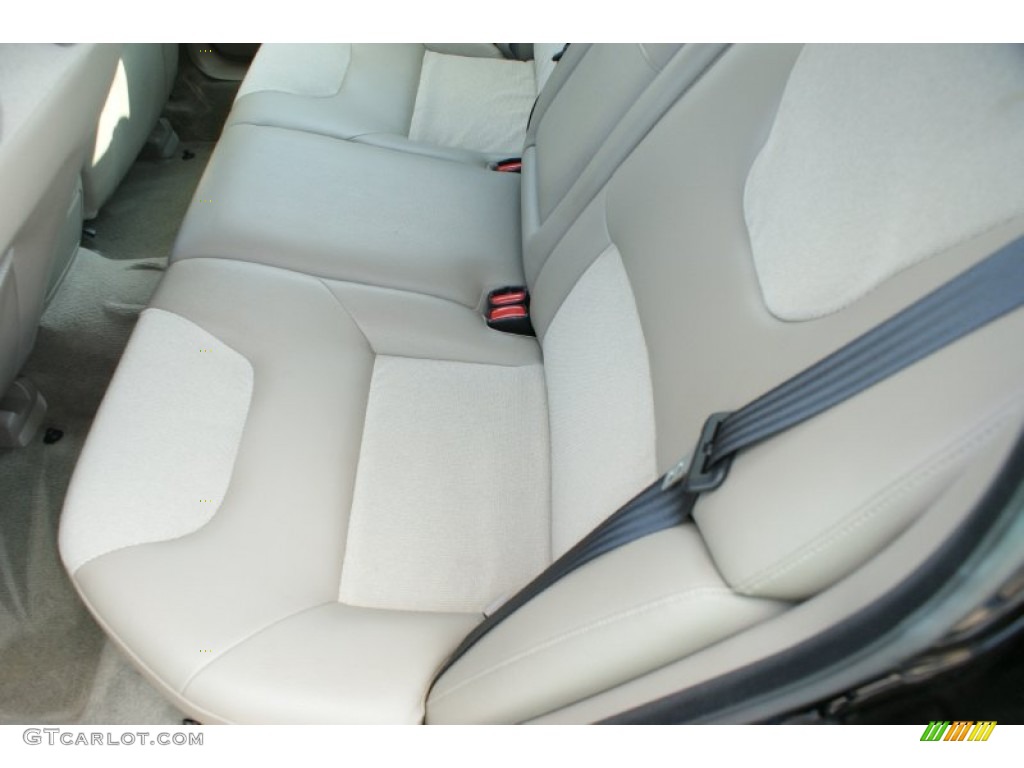 2005 XC70 AWD - Black / Taupe photo #17