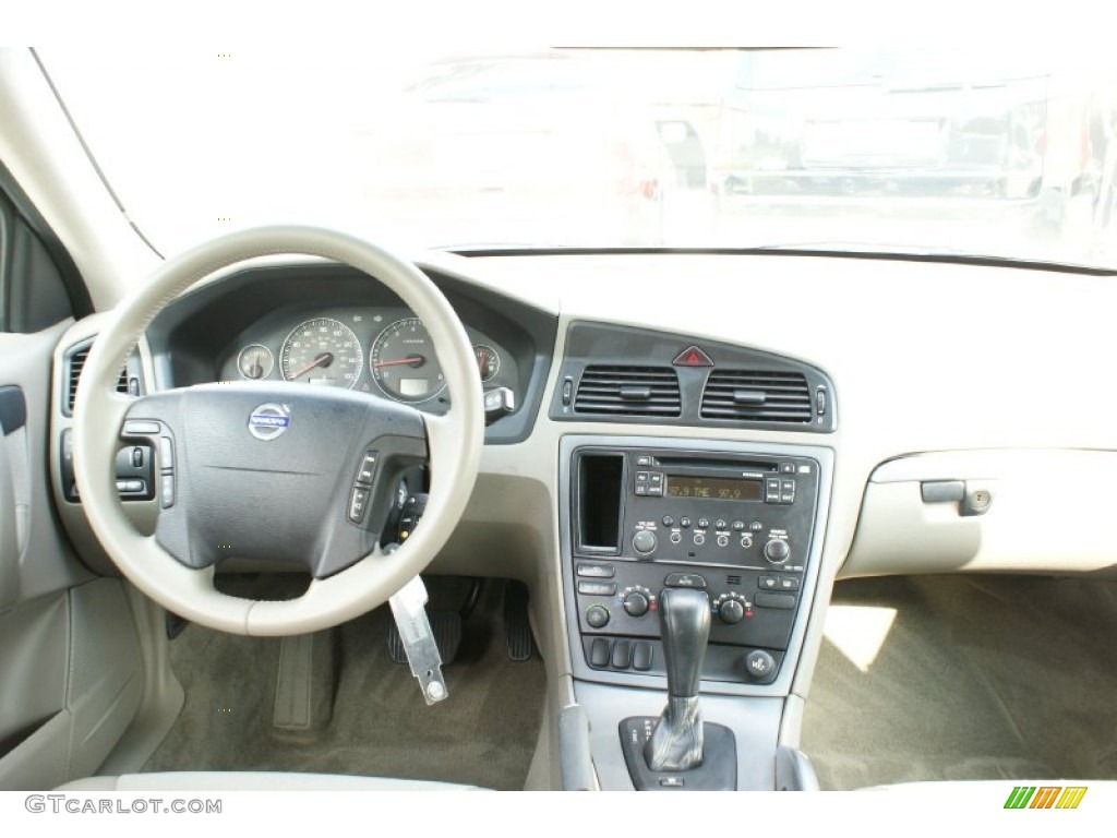 2005 XC70 AWD - Black / Taupe photo #27