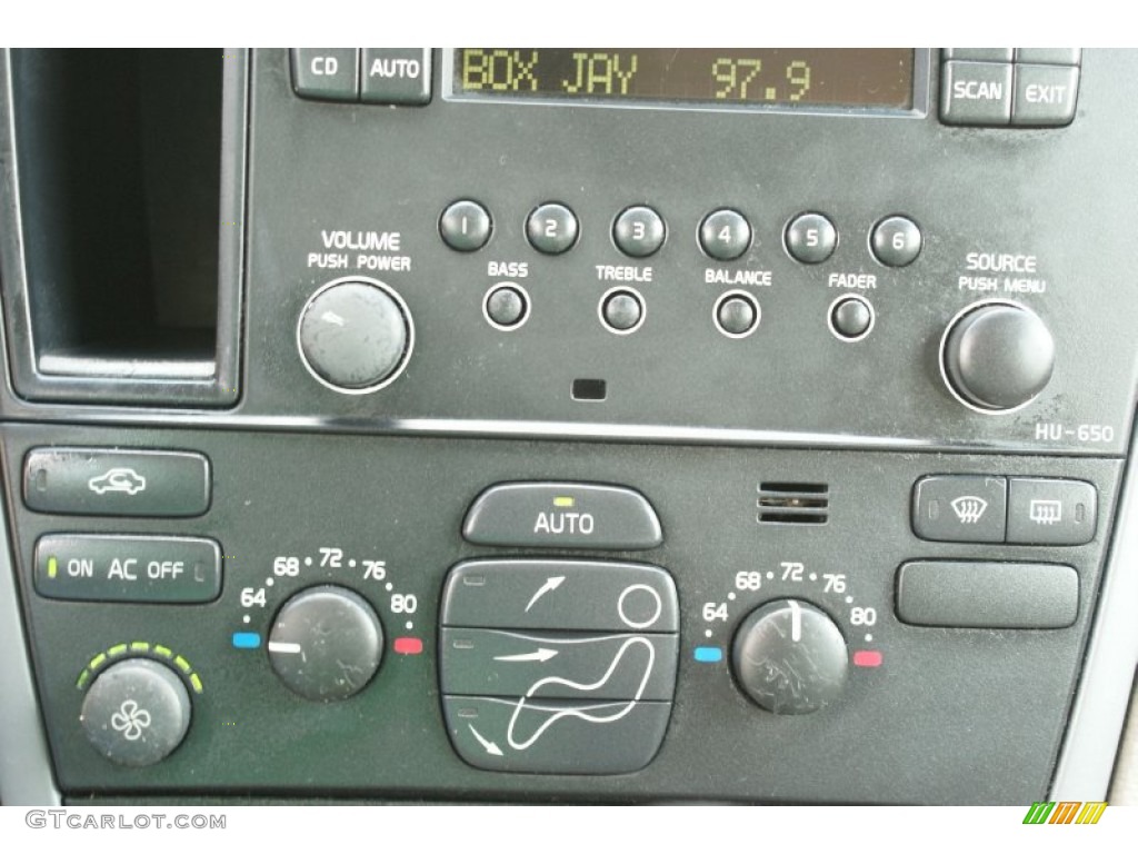 2005 XC70 AWD - Black / Taupe photo #32