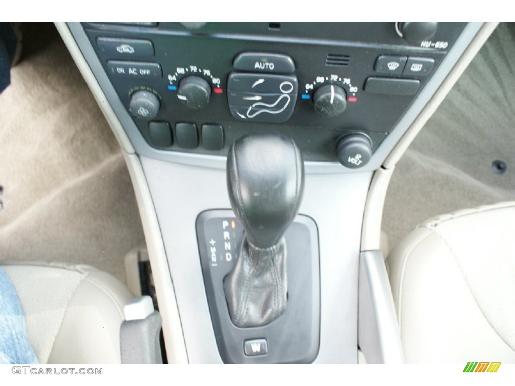 2005 XC70 AWD - Black / Taupe photo #33