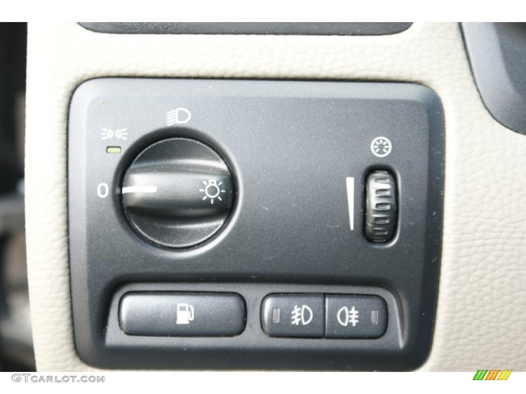 2005 XC70 AWD - Black / Taupe photo #39
