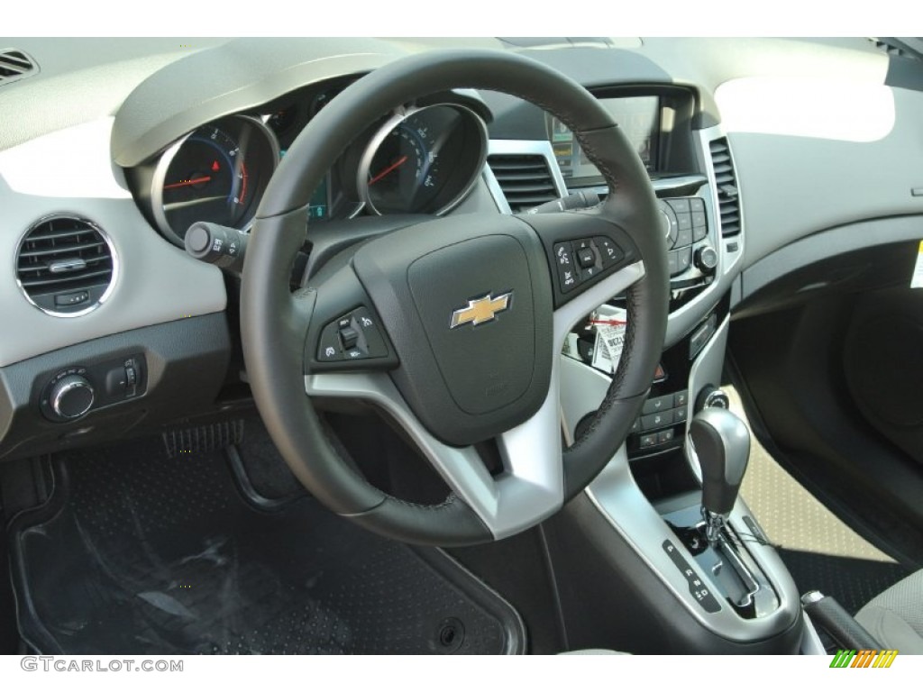 2014 Cruze LT - Rainforest Green Metallic / Medium Titanium photo #20