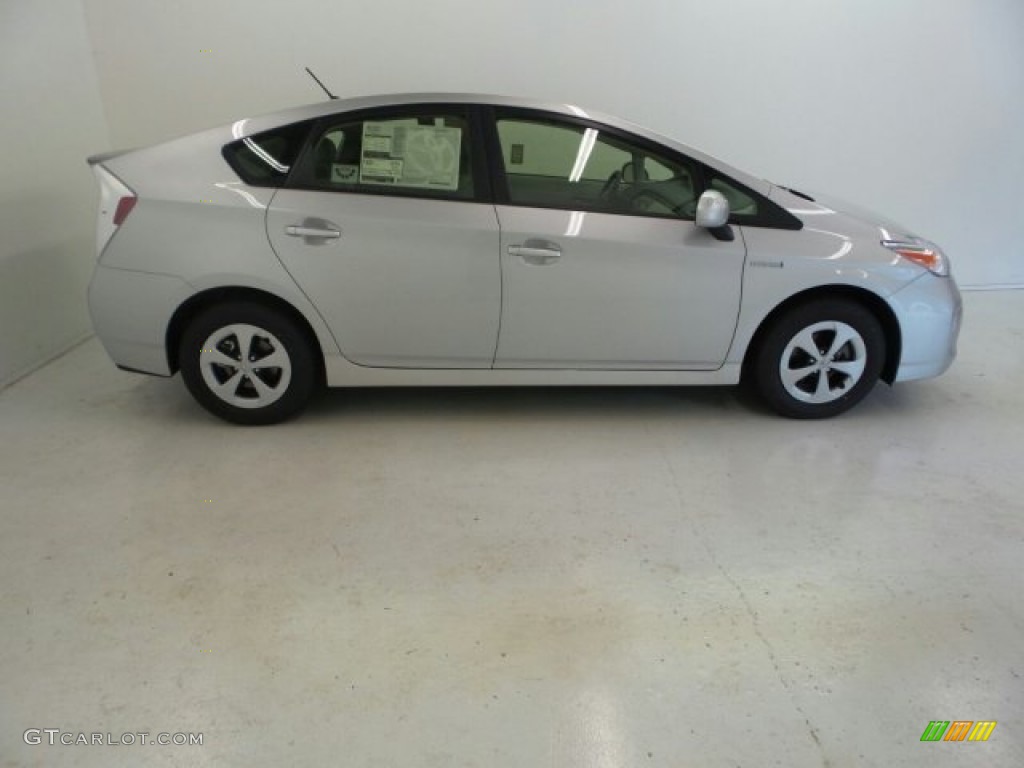 2015 Prius Two Hybrid - Classic Silver Metallic / Misty Gray photo #1