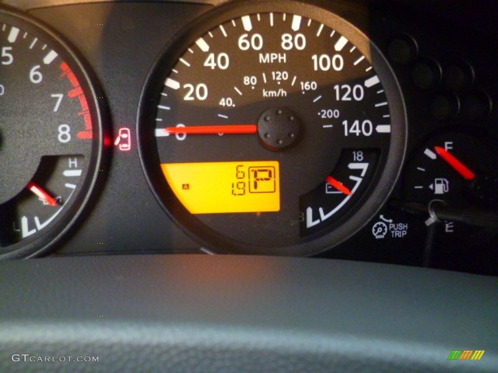 2015 Xterra S 4x4 - Cayenne Red / Gray photo #20