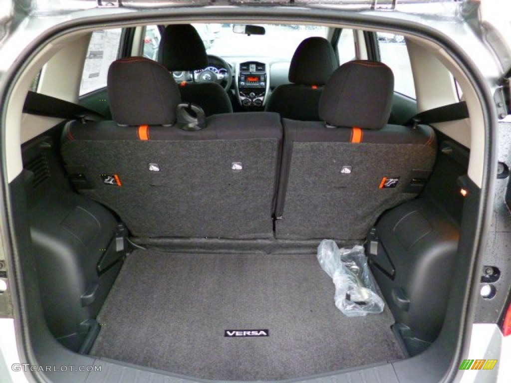 2015 Nissan Versa Note SR Trunk Photos