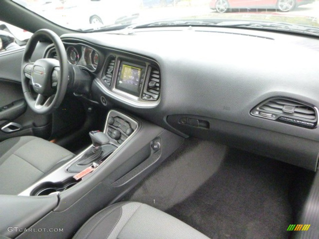 2015 Challenger SXT - Pitch Black / Black photo #11