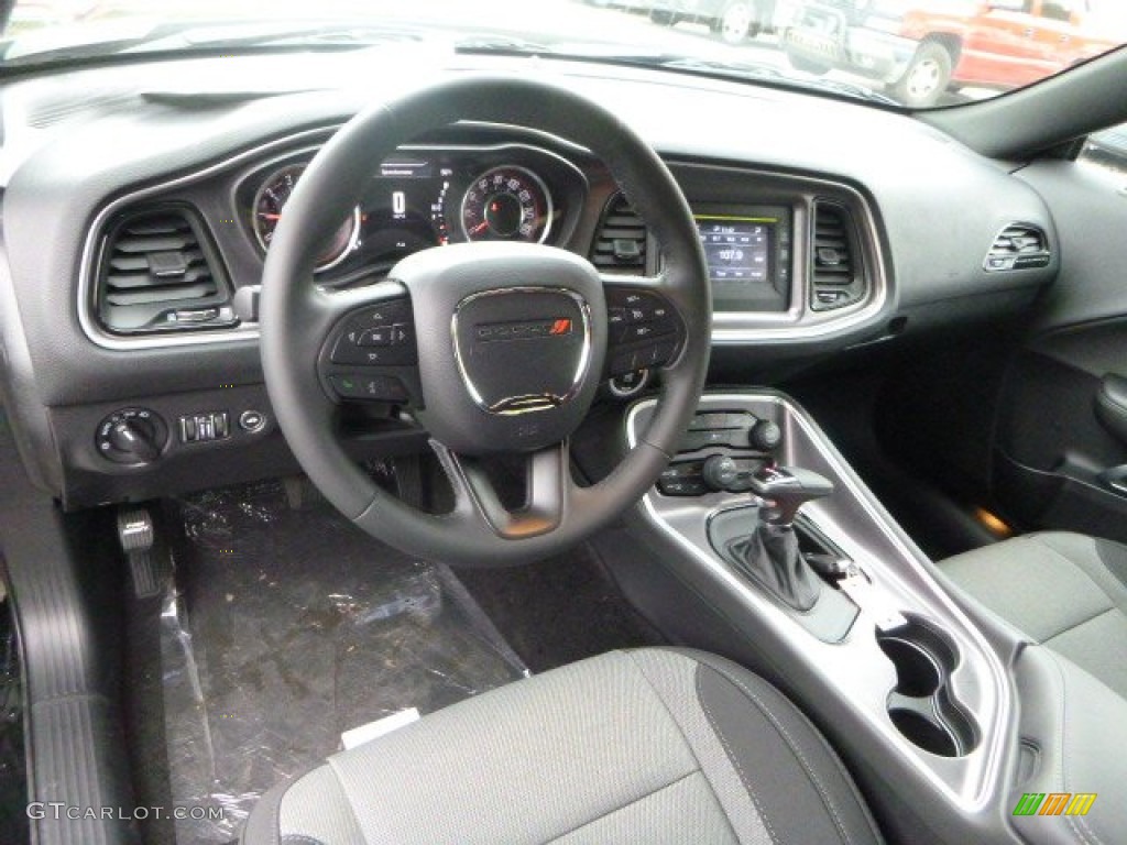 Black Interior 2015 Dodge Challenger SXT Photo #97922731