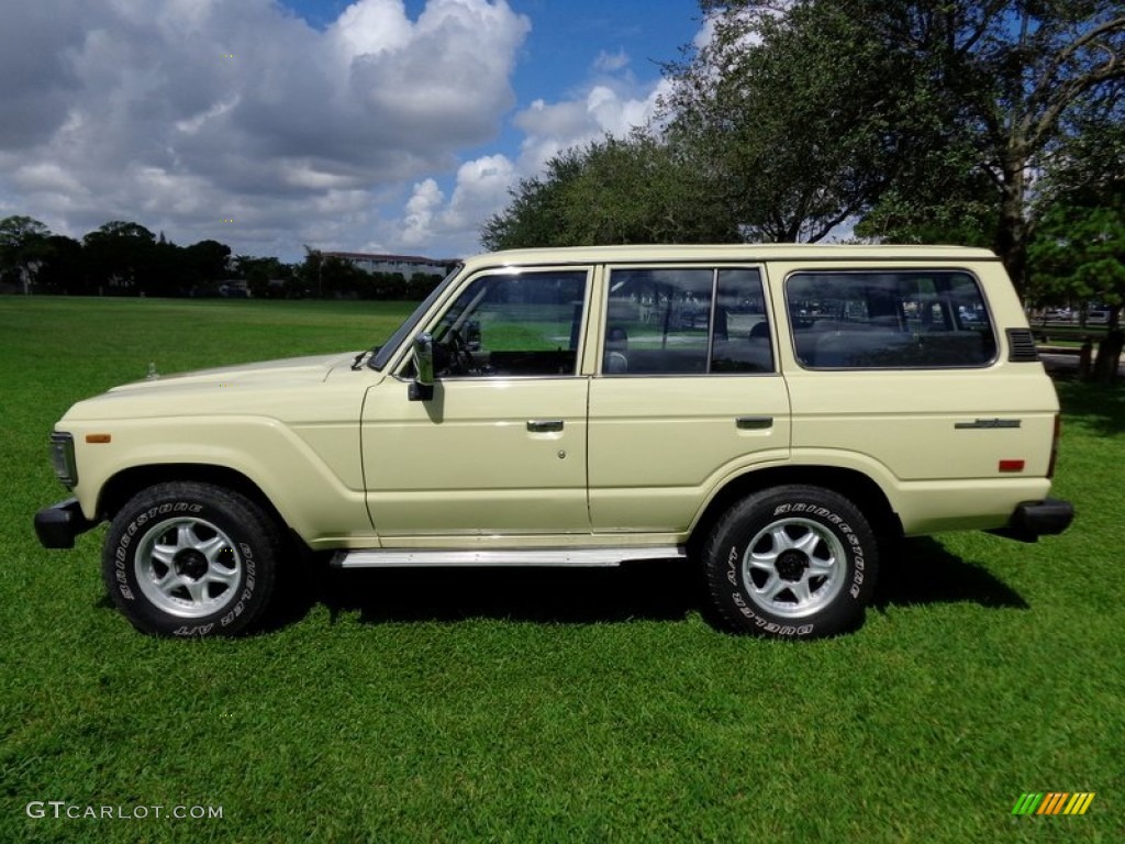 Beige 1988 Toyota Land Cruiser FJ62 Exterior Photo #97924063
