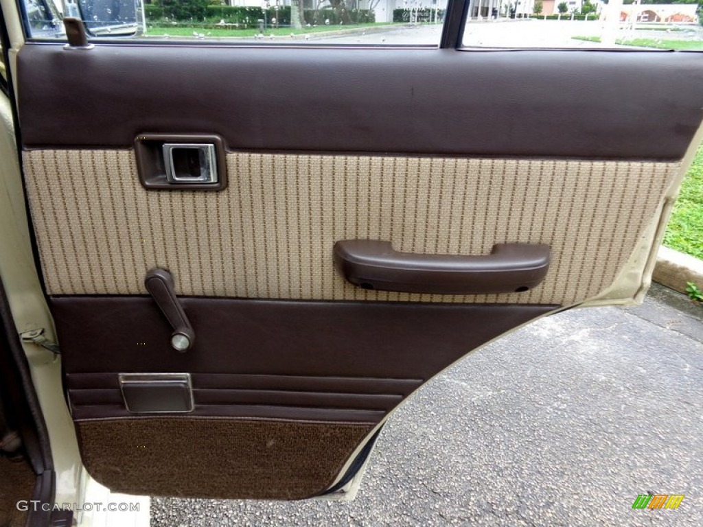 1988 Toyota Land Cruiser FJ62 Brown Door Panel Photo #97924924