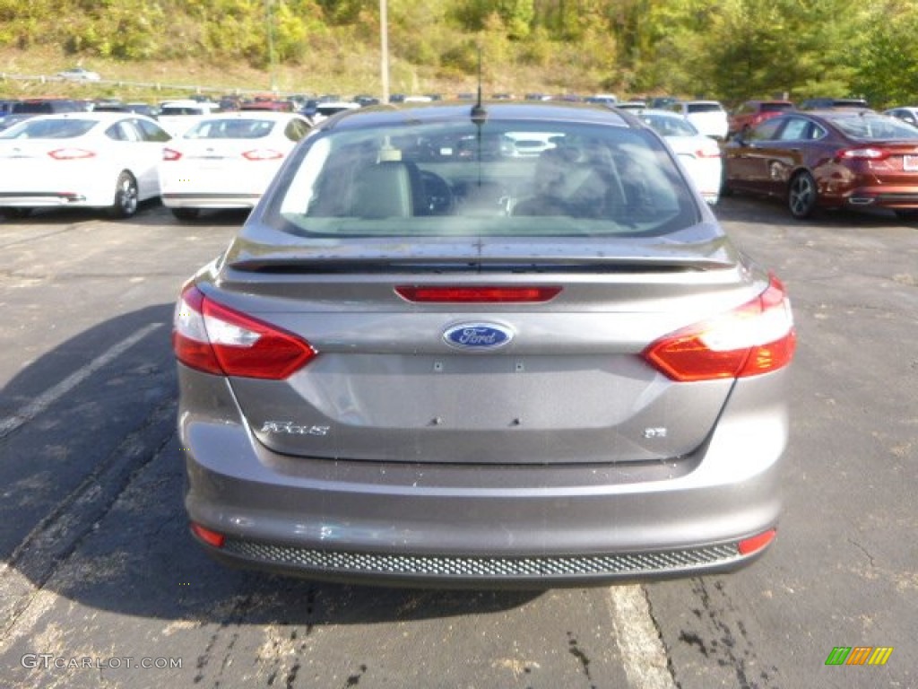 2014 Focus SE Sedan - Sterling Gray / Charcoal Black photo #3