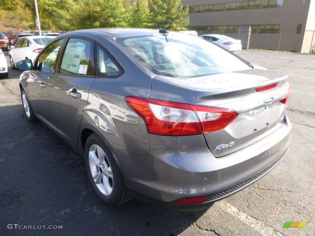 2014 Focus SE Sedan - Sterling Gray / Charcoal Black photo #4