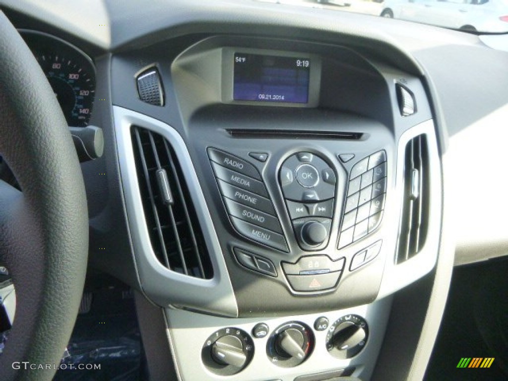 2014 Focus SE Sedan - Sterling Gray / Charcoal Black photo #13