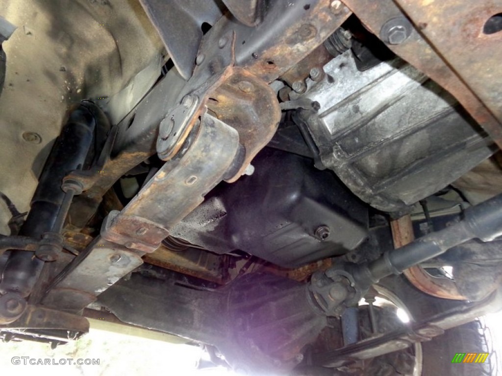 1988 Toyota Land Cruiser FJ62 Undercarriage Photo #97925512