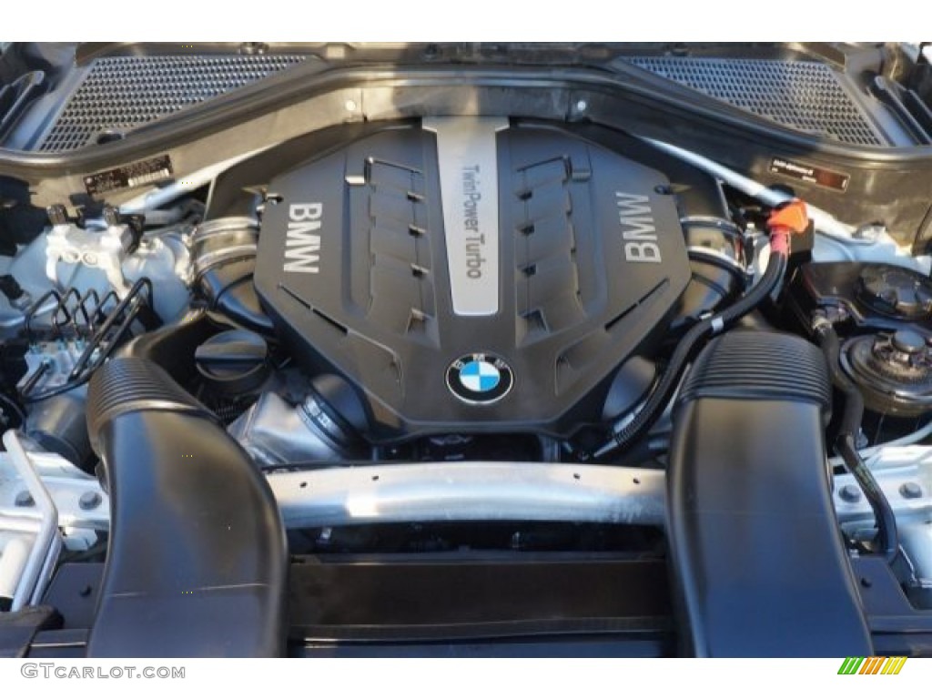 2012 BMW X5 xDrive50i Engine Photos