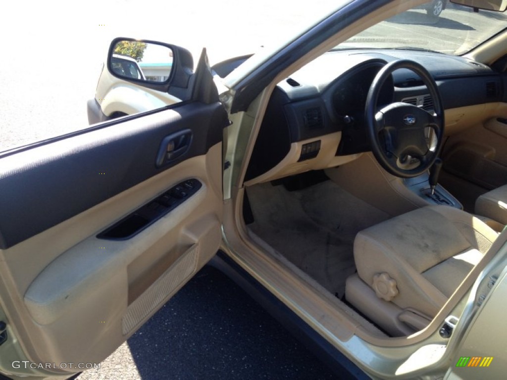 2004 Forester 2.5 X - Sierra Gold Metallic / Beige photo #17